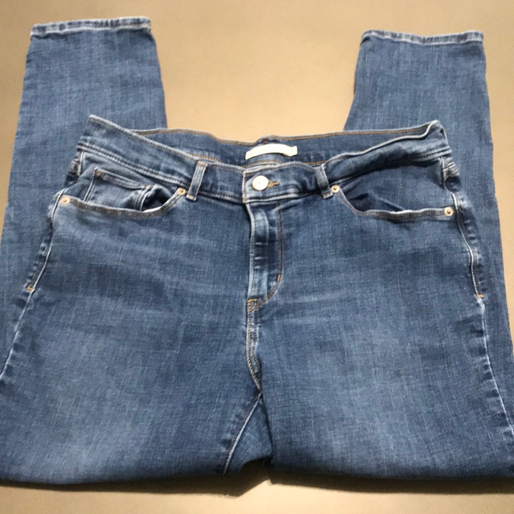 Levi’s Classic Capri Size 31